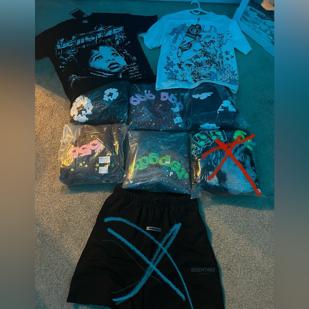 SP5DER Hoodies and Pants, DENIM Tears Hoodie and Pants, Hellstar Tees
ALL SIZE L